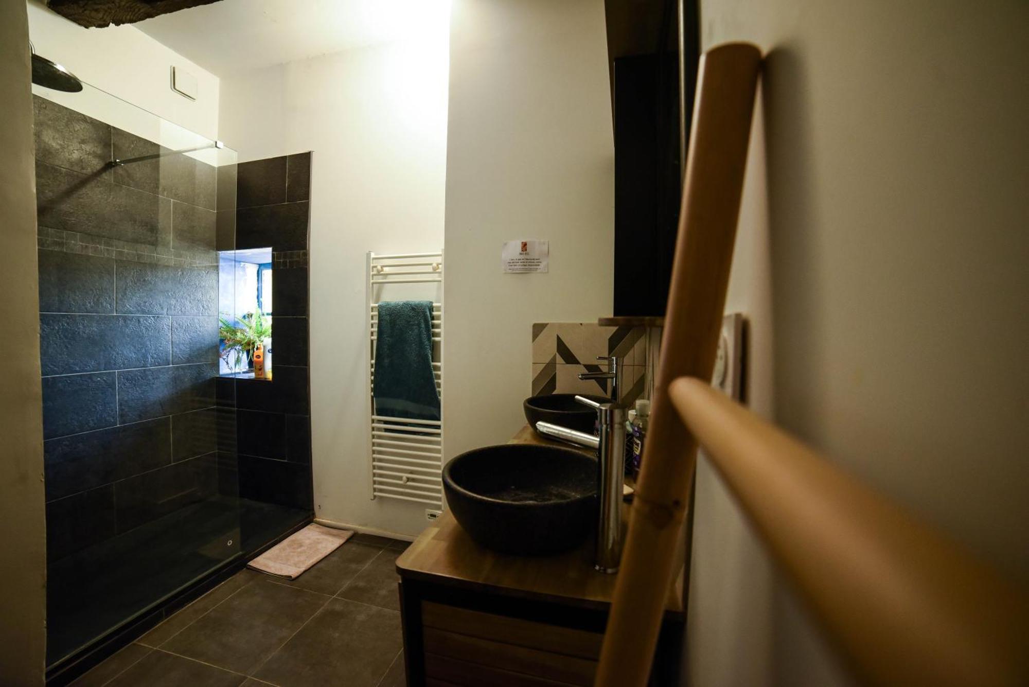 Amani Hostel Ла-Реоль Екстер'єр фото