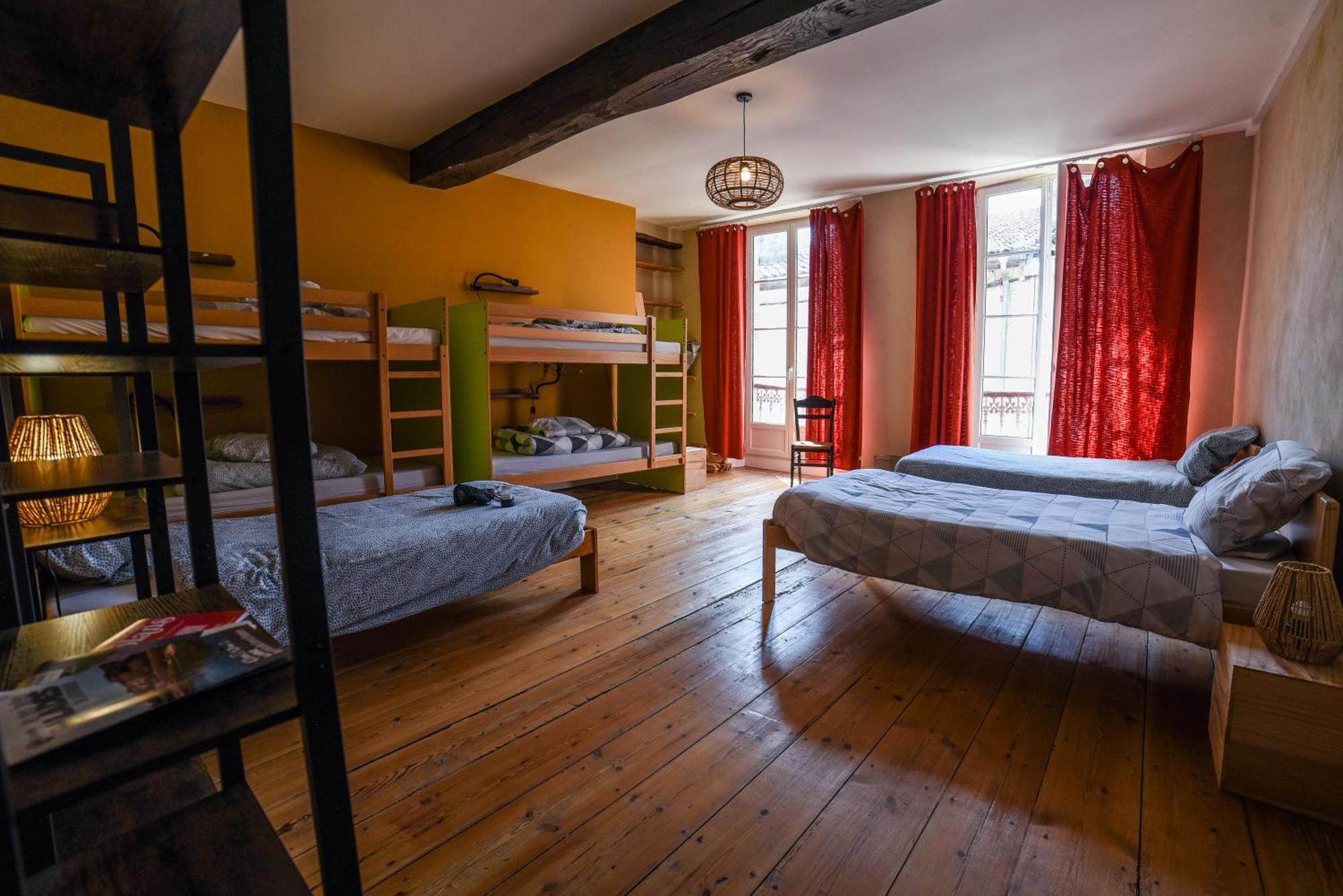 Amani Hostel Ла-Реоль Екстер'єр фото